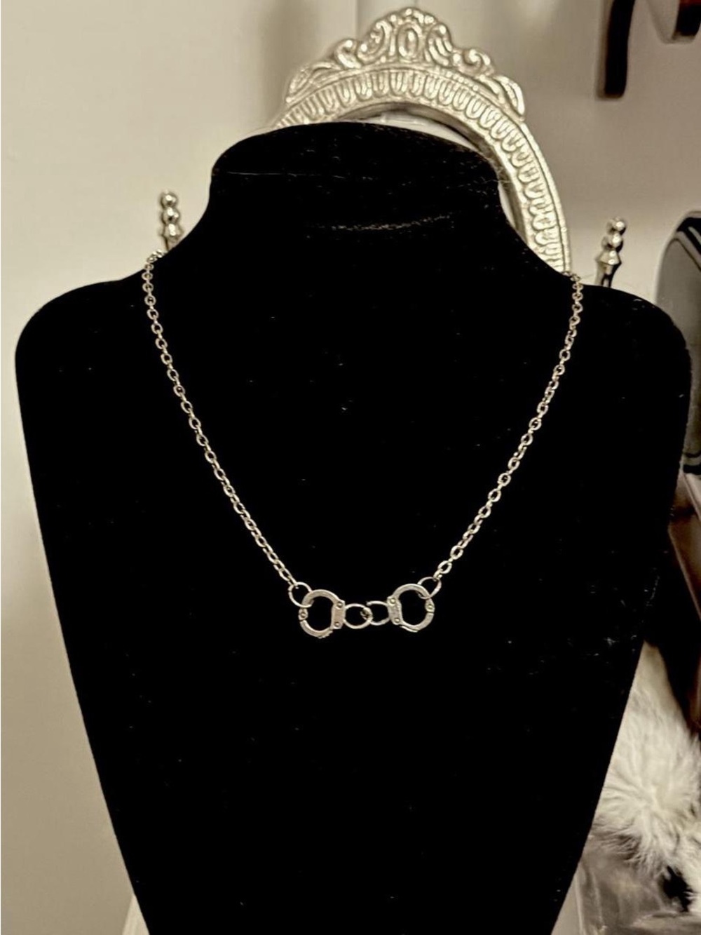 Y2K Grunge Style Silver Handcuff Link Necklace - Women Jewelry